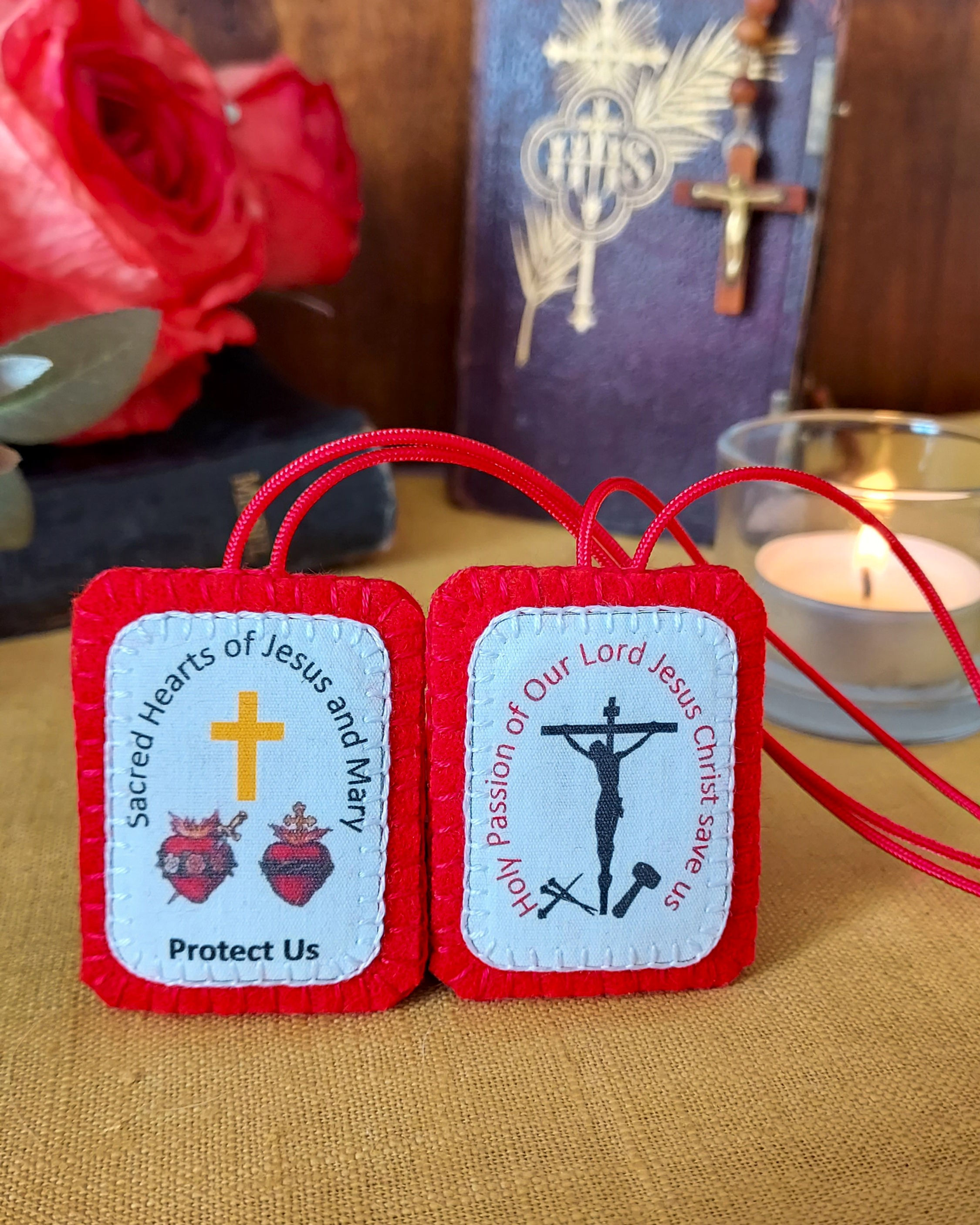 Scapulaire Rouge de la Passion et les Sacrés Coeurs, 2 tailles disponibles