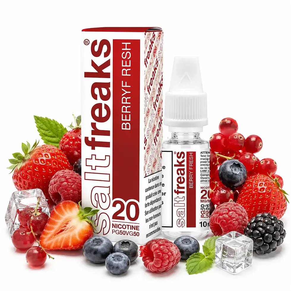 E-liquide Berry Fresh 10ml posé parmi des fruits rouges dans une composition fraîche et gourmande vue de haut