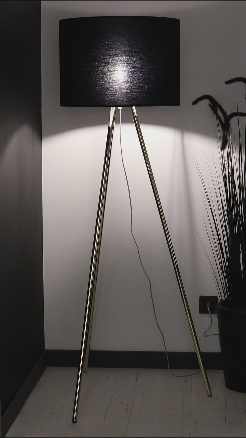 Thumbnail: UMBERTO Black Modern  Floor Lamp