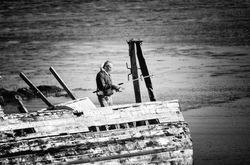 Fishing on ship wreck