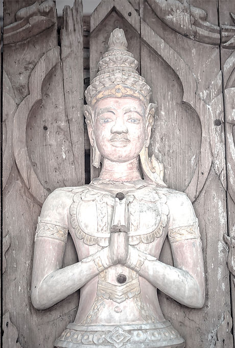 Figure d'un Deva Joignant les mains