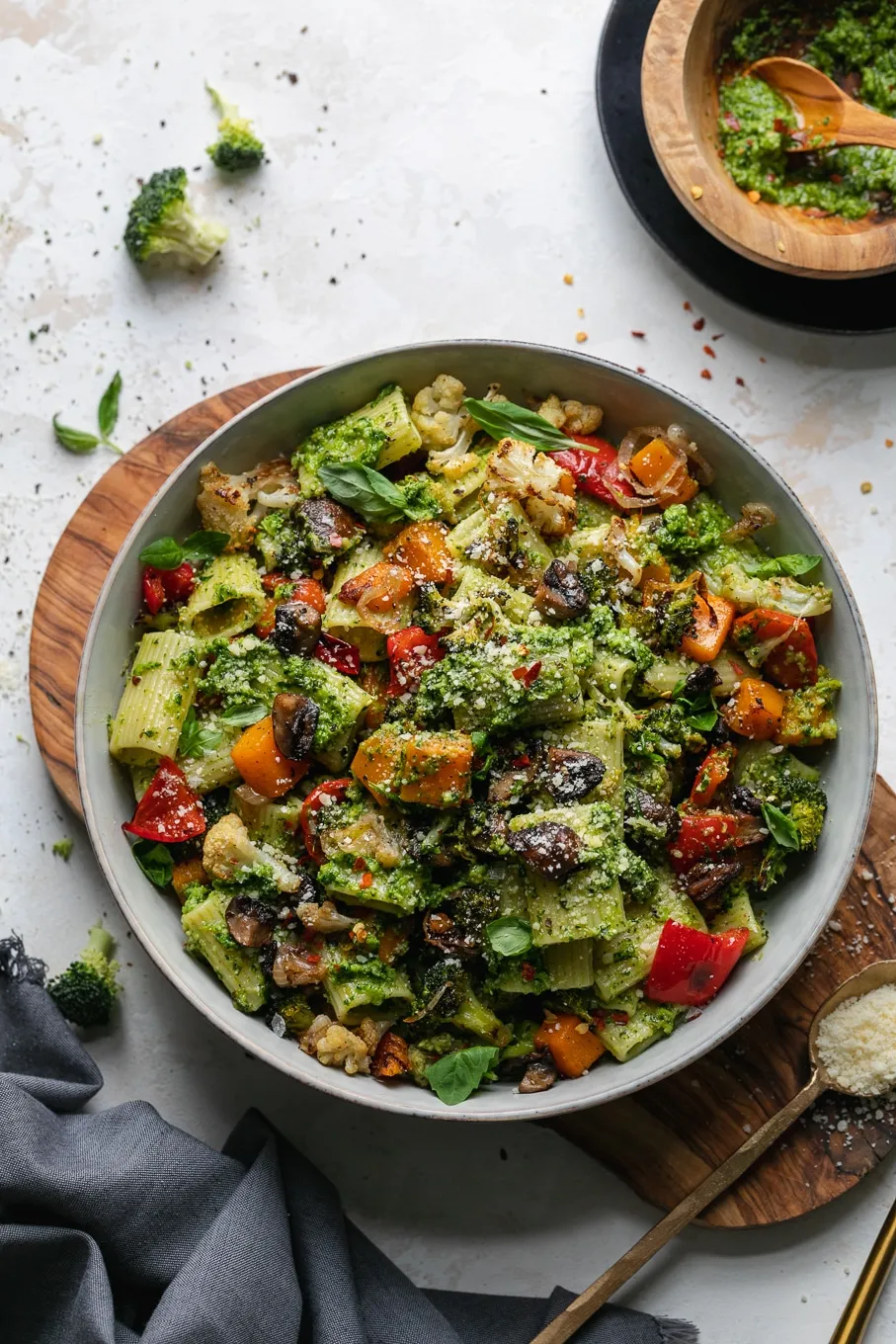 Roasted-Veggie-Pasta-with-Broccoli-Pesto-6_2.webp
