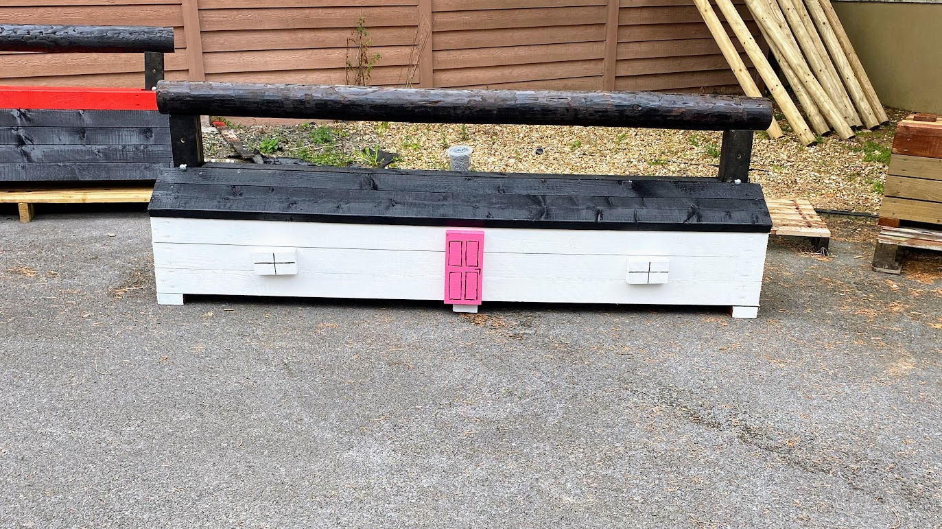mini adjustable cottage cross country jump front view.jpg
