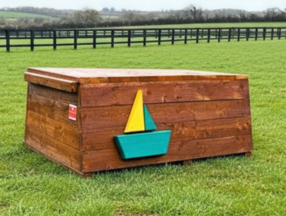 corner cross country jump on course_edited.jpg