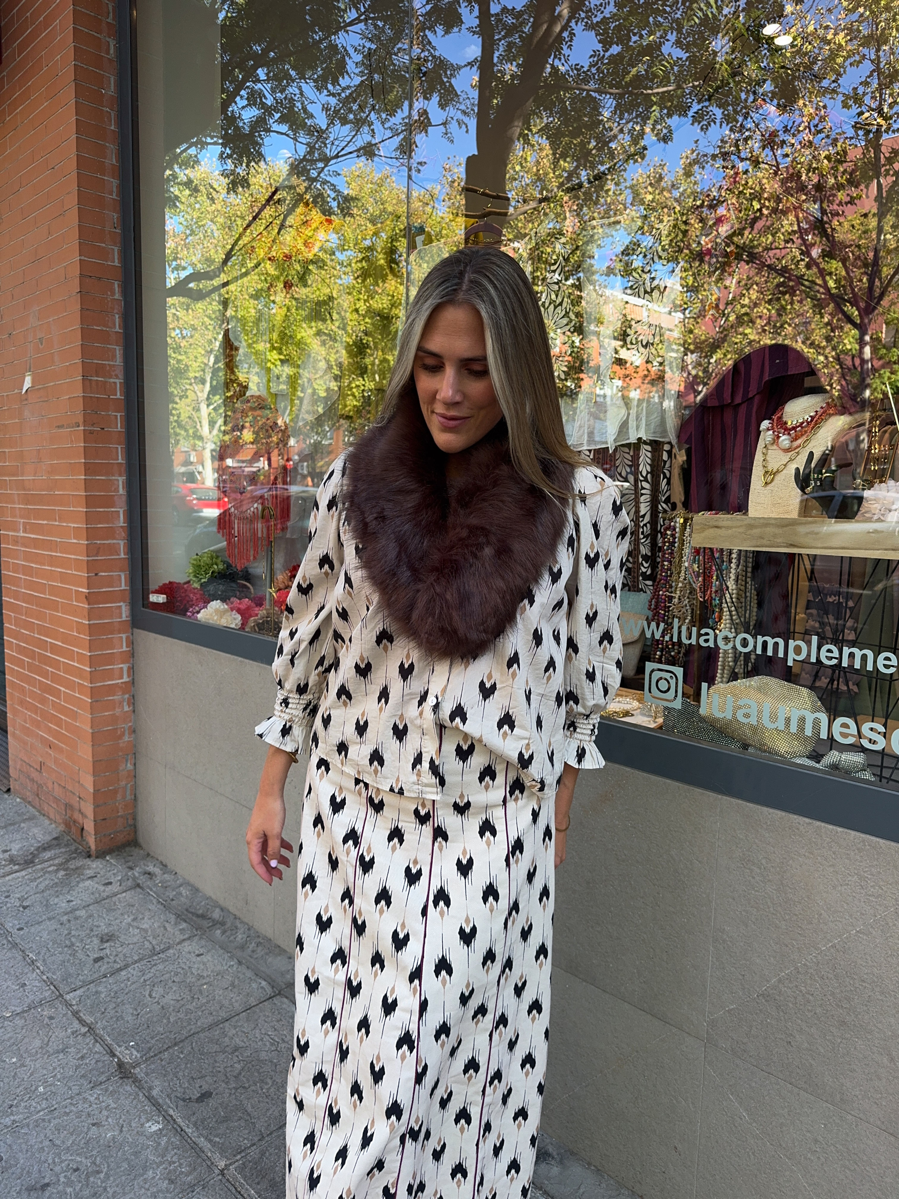 Cuello pelo sintético pinza marrón 