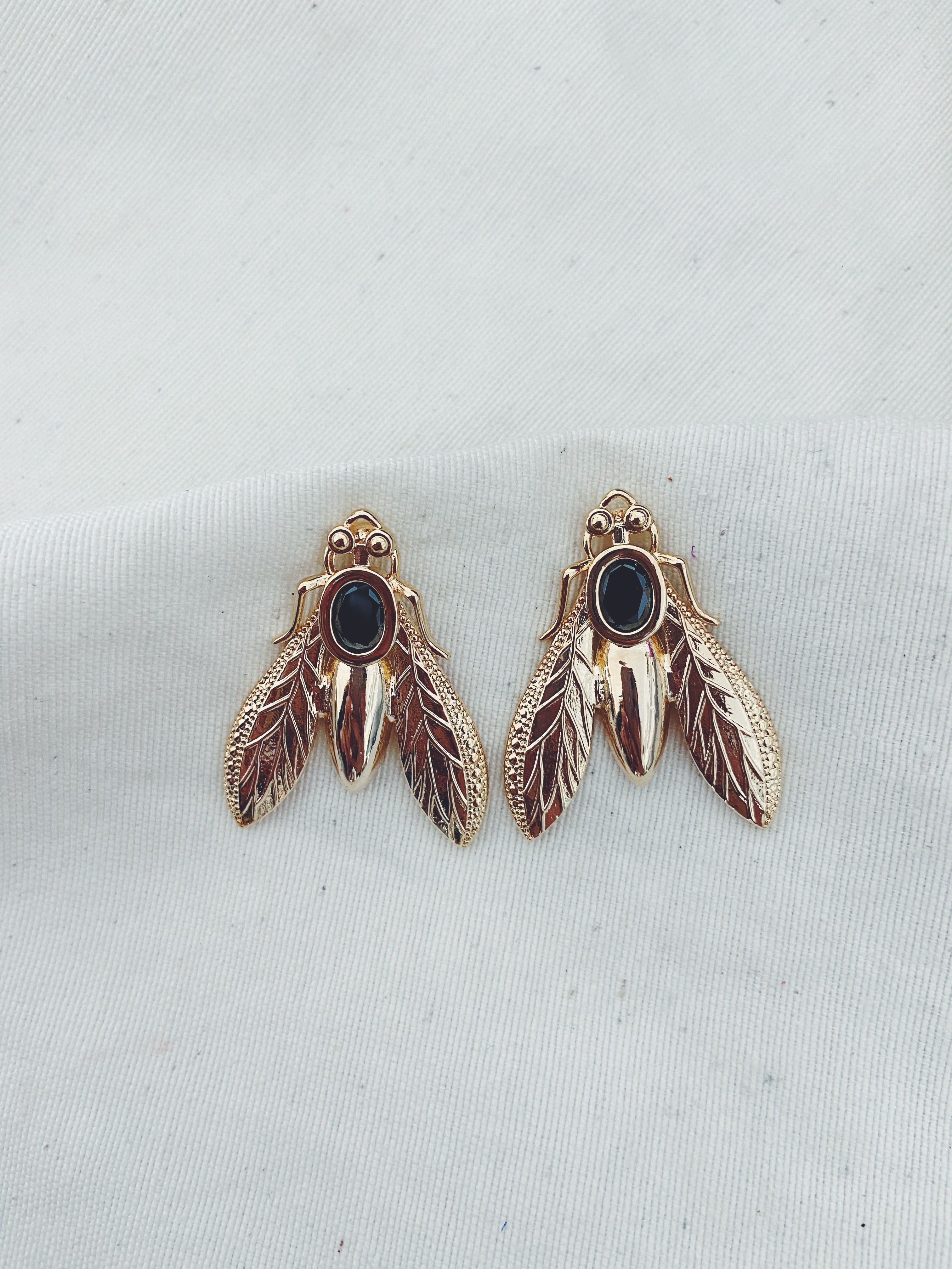 Pendientes abejas detalle negro