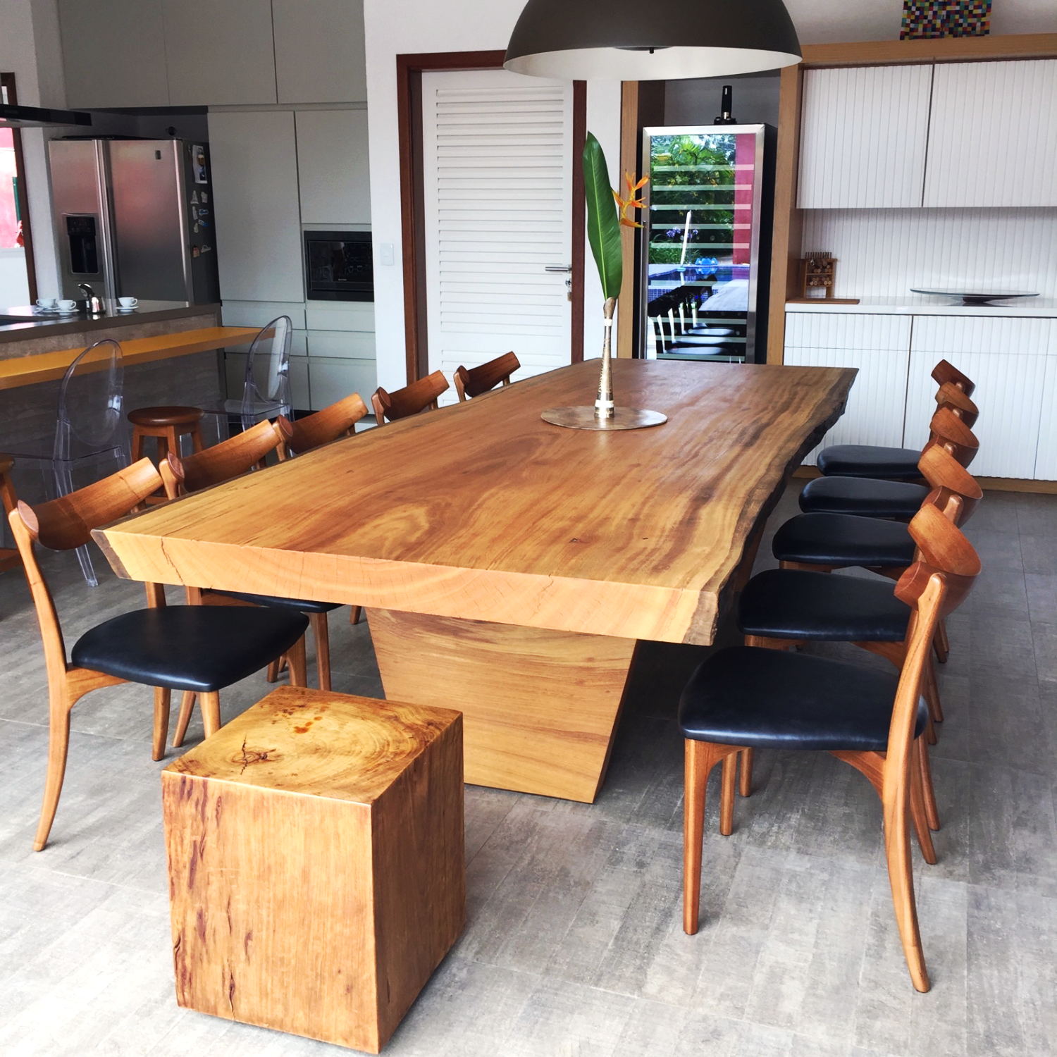 Mesa de Jantar em Madeira Maciça
