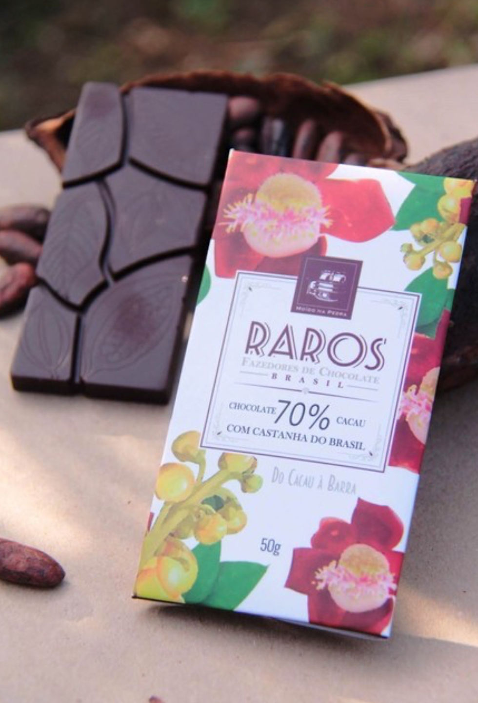 Chocolate 70% pedaços de castanha do Brasil - Raros Fazedores de chocolate - 50g