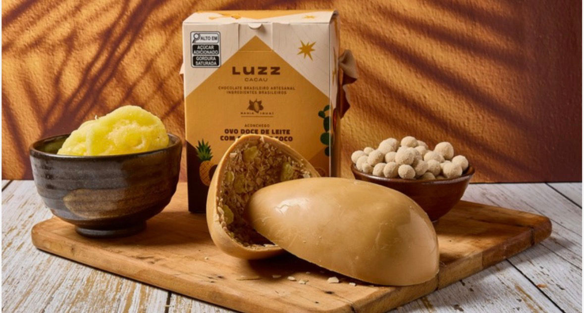 Ovo Branco 36% Doce de leite com abacaxi e drágeas de coco - Luzz Cacau - 200g