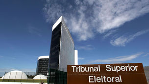 Justiça Eleitoral e Pesquisas: O Que a Suspensão de Dados Revela sobre a Credibilidade das Informações