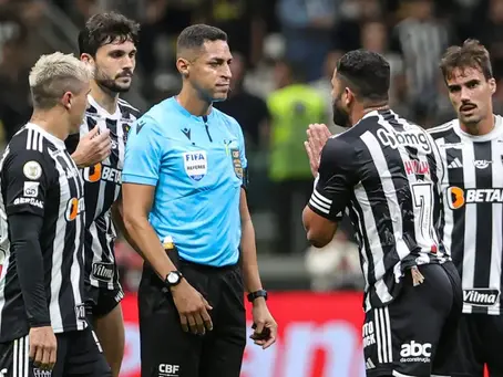 ATLÉTICO E O VEXAME DO APITO: O Empate na Raça Contra o Inter que Virou Batalha na CBF