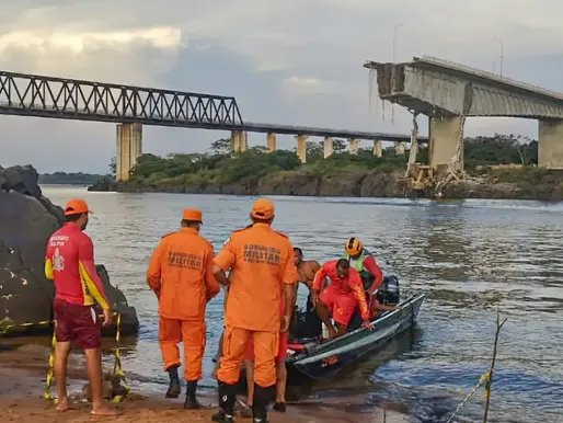 Marinha retoma busca por vítimas de queda de ponte entre MA e TO
