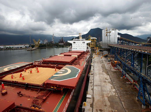 Agronegócio Brasileiro em Abril: Exportações Recordes e os Desafios do Clima para a Safra 2026