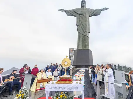 Fé, Arte e Sustentabilidade: O Tapete de Patchwork no Cristo Redentor Redefine a Tradição de Corpus Christi