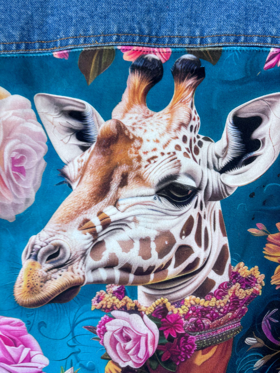 Veste en jean bleu La Girafe rose turquoise T 40/42 – création upcycling