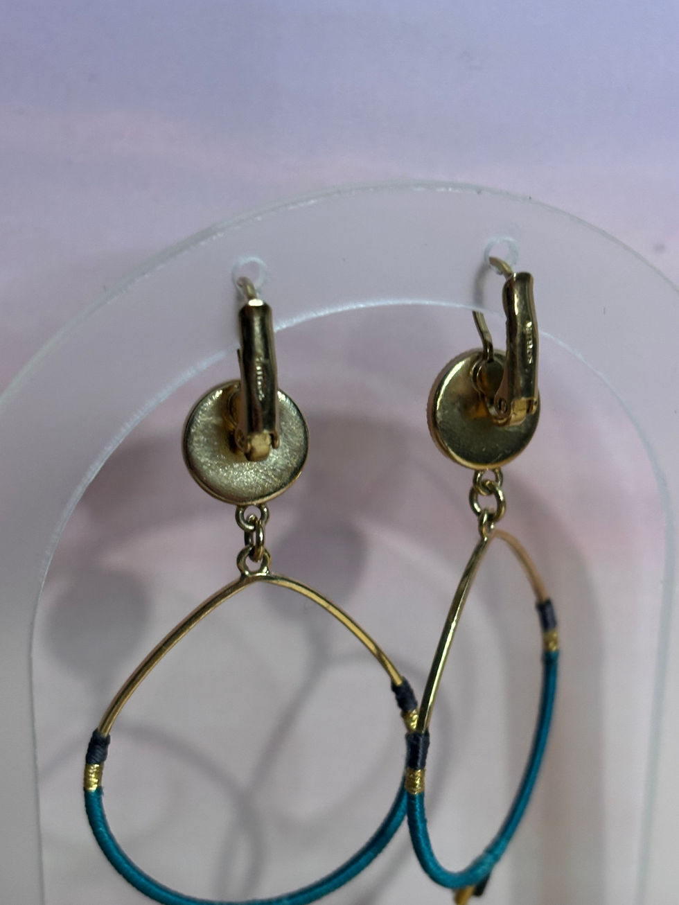 Satellite boucles d’oreilles dormeuses dorées à l’or fin 14/18 carats bleu roi