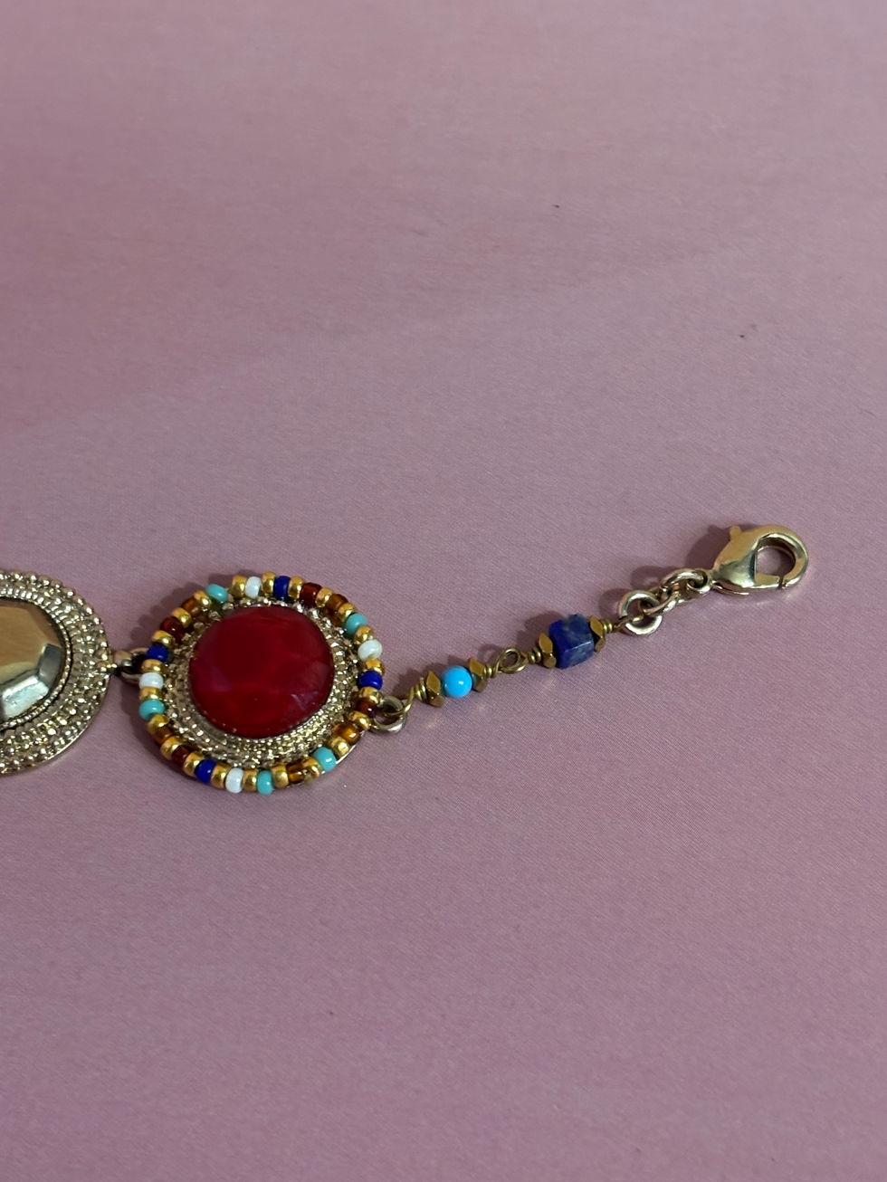 Satellite bracelet doré à l’or fin 14/18 carats vert rouge et nacré