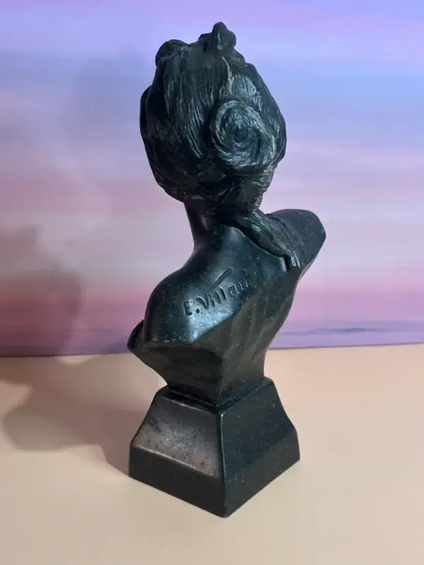 Sculpture Buste de Ida Emmanuel Villanis – résine et poudre de marbre