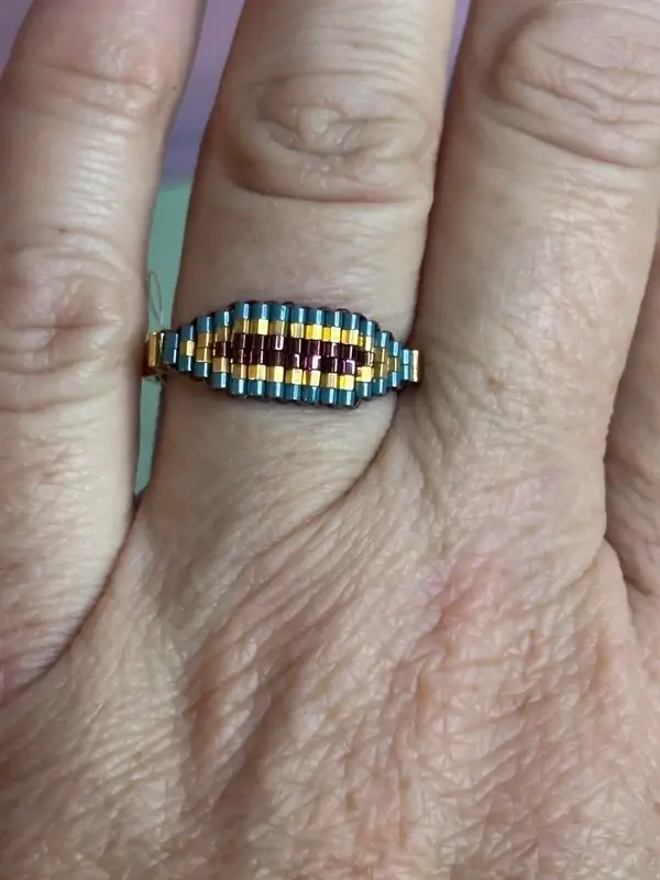 Bague Satellite bleu violet plaqué or 14 carats – Bijou signé