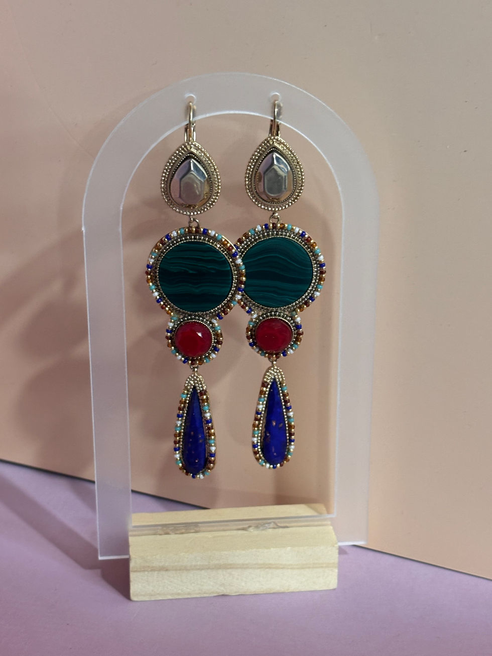Satellite boucles d’oreilles dorées à l’or fin 14/18 carats vert rouge