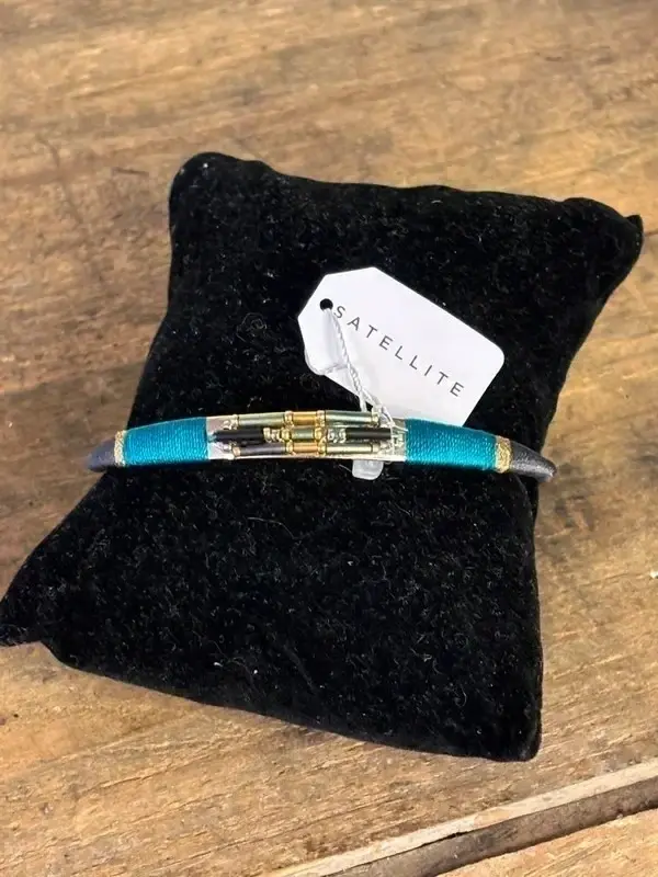 Satellite bracelet jonc doré à l’or fin 14/18 carats bleu roi turquoise