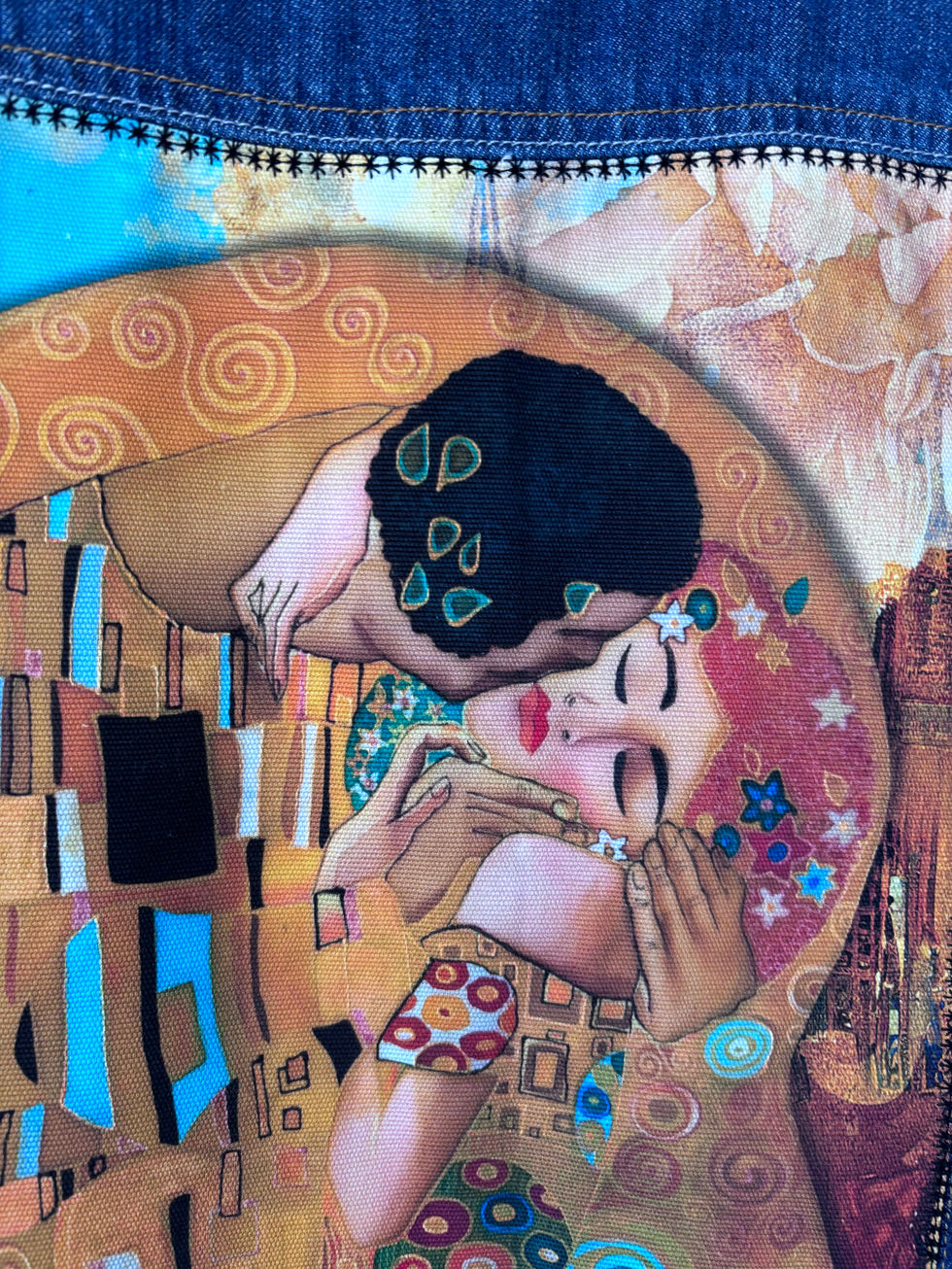 Veste en jean bleu used Klimt « Le Baiser » T 42/44 – pièce unique