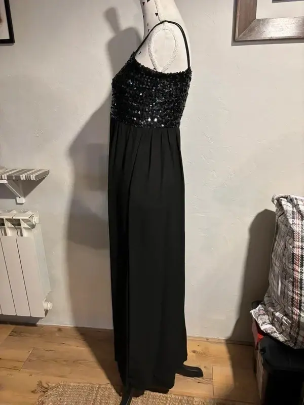 Robe longue noire fendue à sequins faite main – Taille 36/38