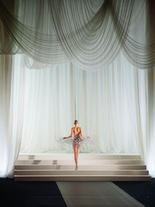 Celia Kritharioti : L’Avant-Première du Glamour