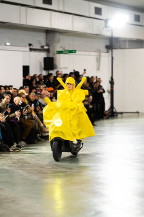 Le Manifeste de l’Étrange : La Survie selon Walter Van Beirendonck