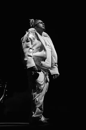 NAZA À L’ACCOR ARENA UN PARI GAGNÉ UN PUBLIC CONQUIS