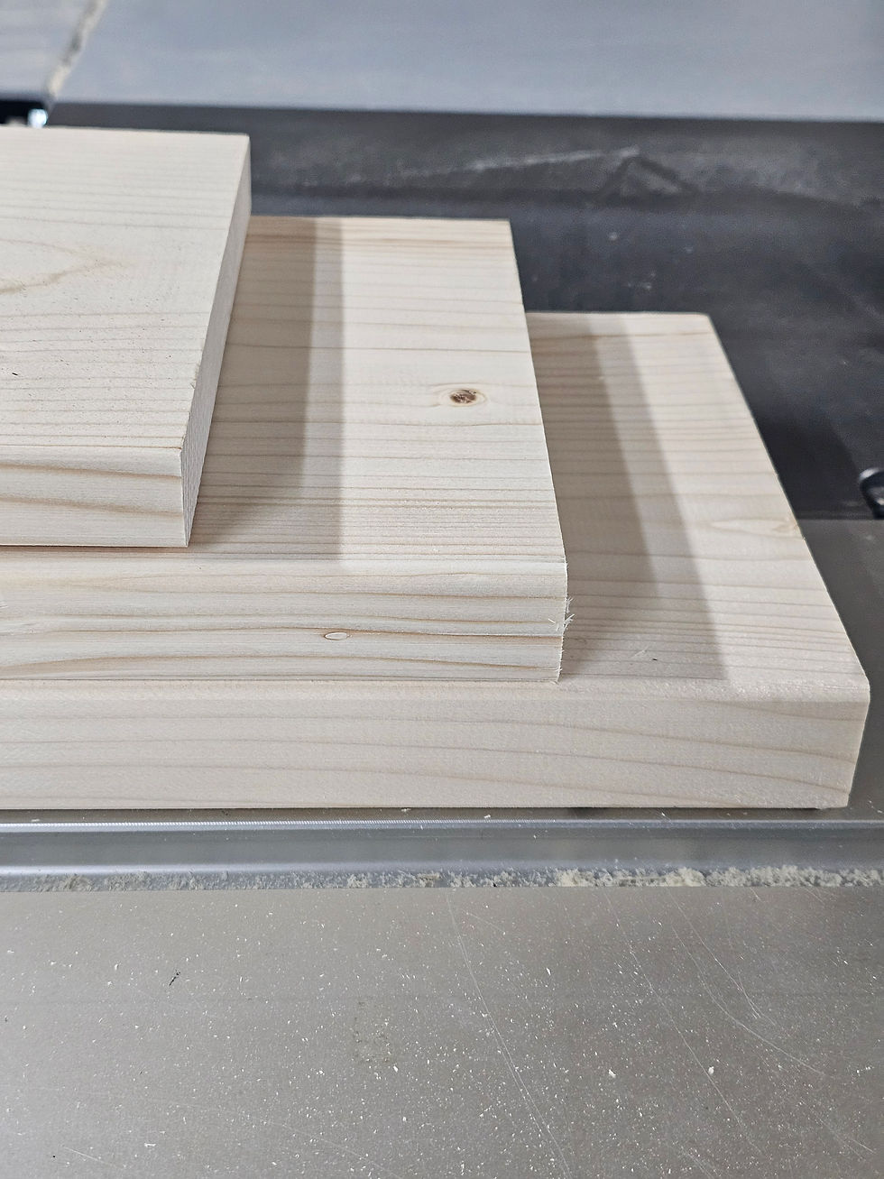 Solid wood boards available in 32mm or 38mm thickness, with 27mm available on request. Thickness affects both the look and the internal space.