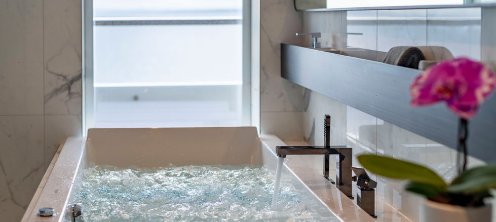 Scenic-Eclipse-Spa-Suite-Bathroom-2.jpg