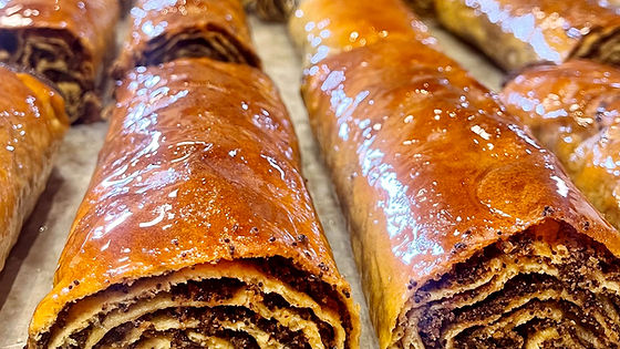 Poppyseed Roll (6)