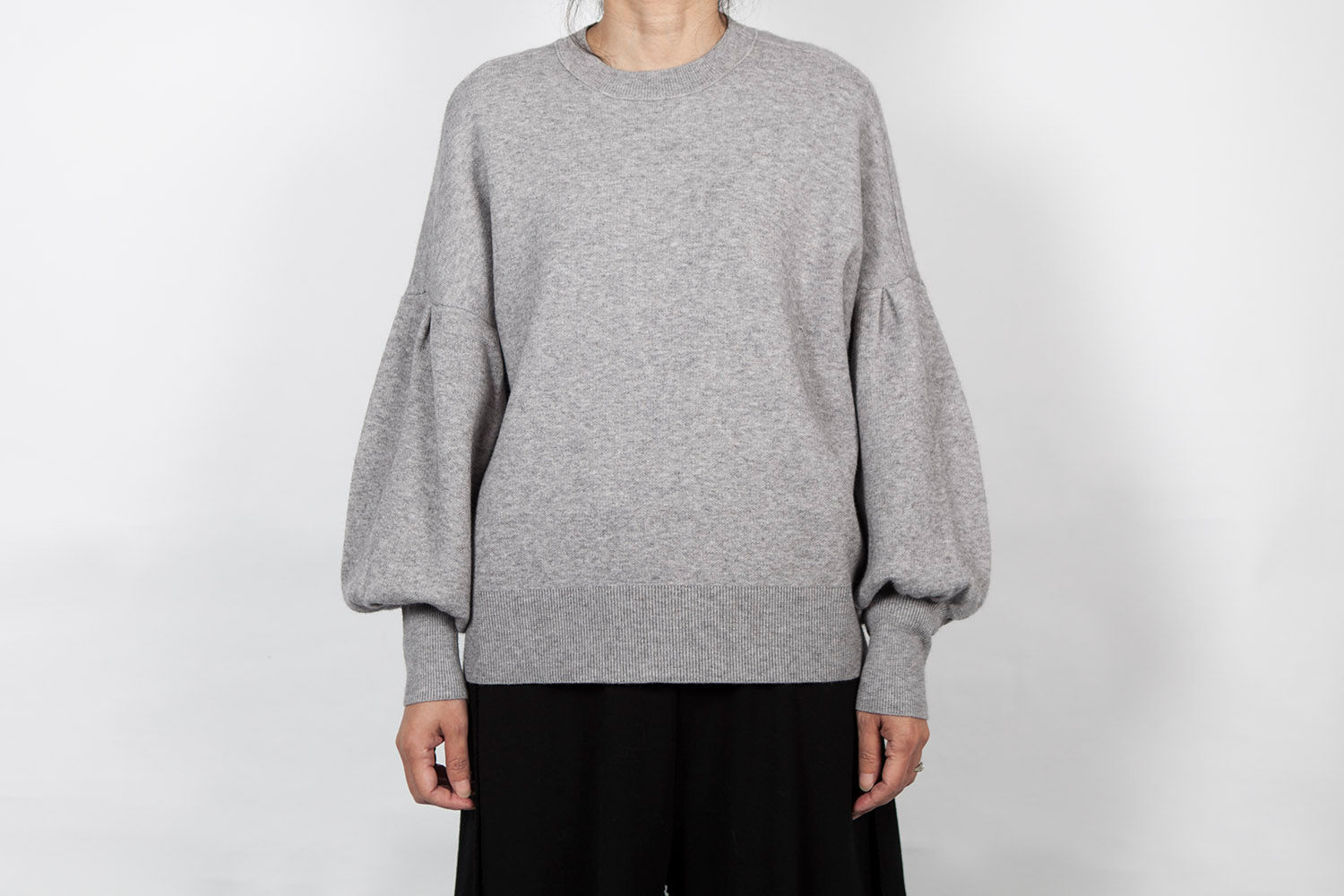 W145 | Grey Ballon Sleeve Pullover