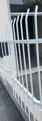 Restyling dell'area esterna del condominio: pulizia, ripristino, nuove tinteggiature.