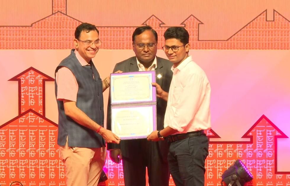 PI Dr. Chakraborty Receiving the Faculty Excellence Award