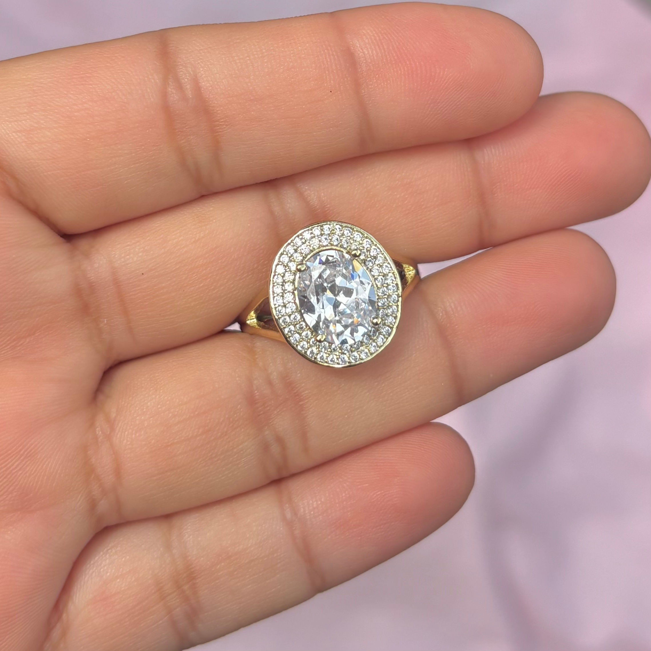 8 circle stone ring 