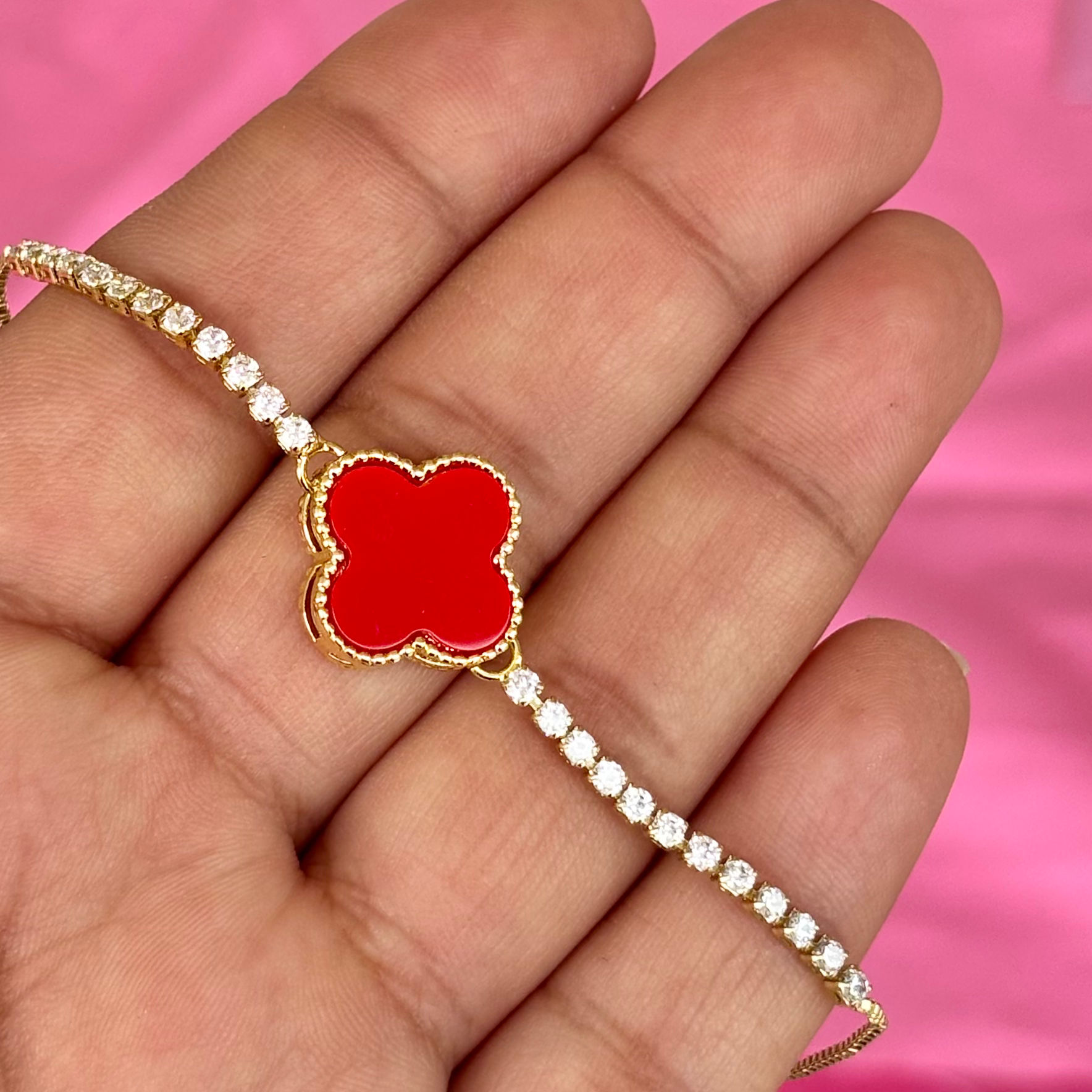 Adjustable clove bracelet 