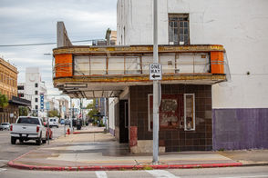 Urban Decay - Shelby Caesar