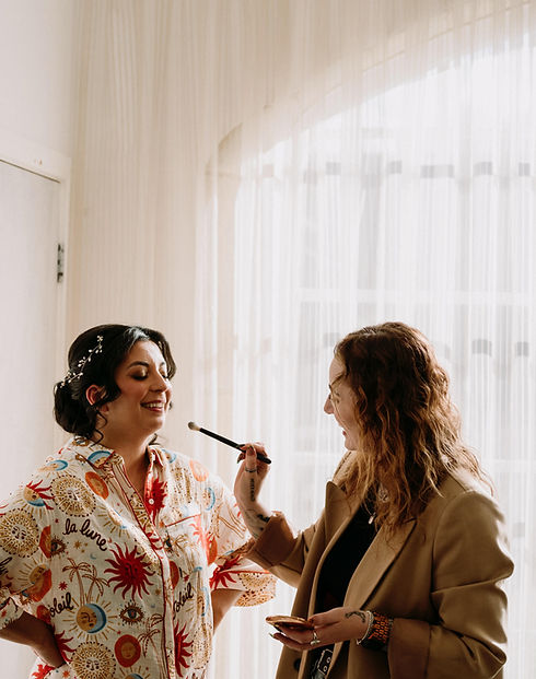 ATKEN PHOTOGRAPHY - WEDDING MORNING MAKE-UP TOUCH UPS