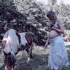 Marianne _maternity_ photography.jpeg