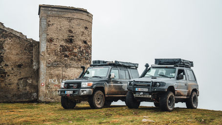 Toyota Land Cruiser GRJ 76, Mitsubishi Pajero V20