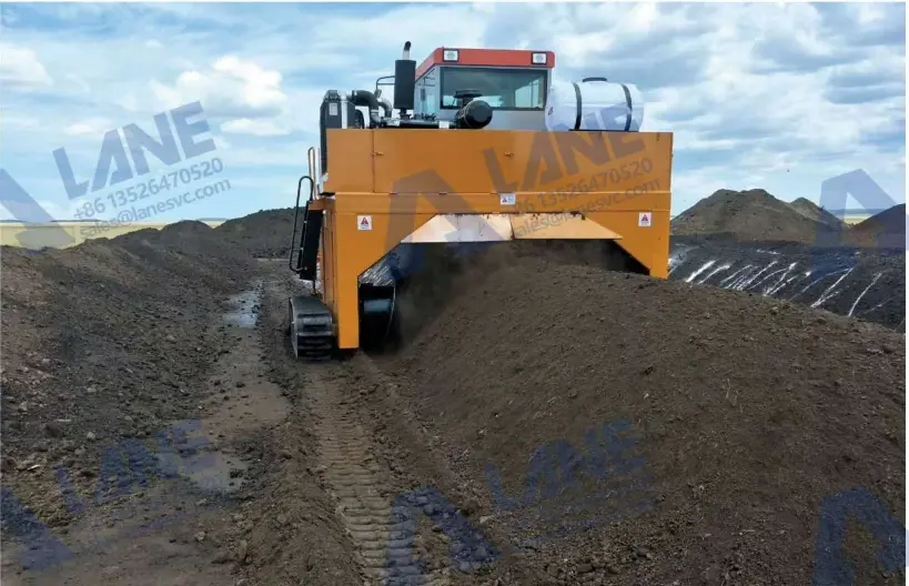 crawler compost turner