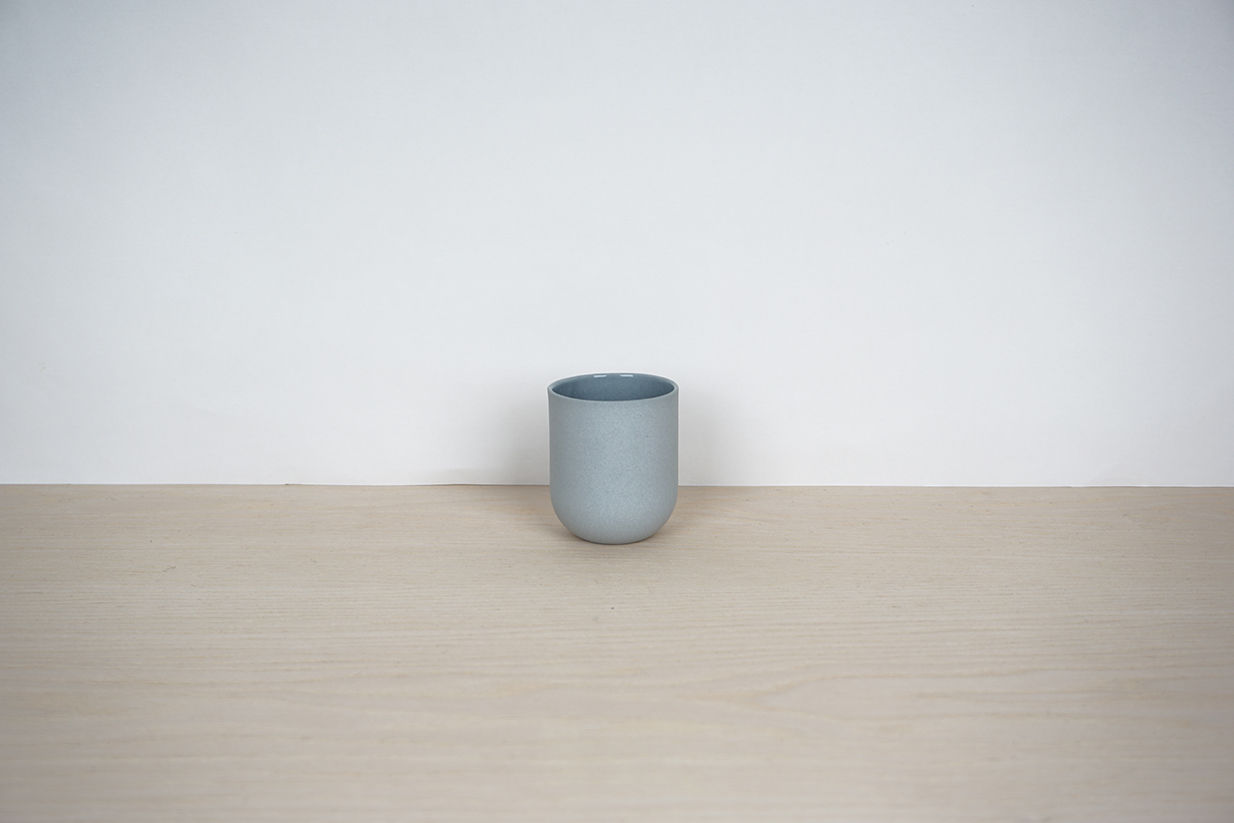 Espresso - medium grey clay + grey glaze - smooth finish / 00437