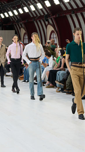 LOEWE Primavera/Verão 2025: Uma Celebração de Arte e Design