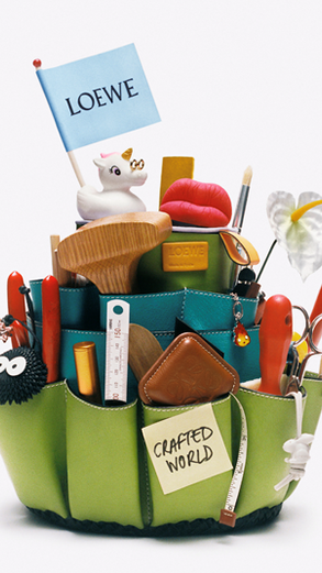 LOEWE Crafted World desembarca em Tóquio em um mergulho na Arte