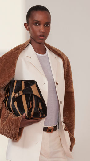 Entre memória e matéria: o design da Ferragamo Pre-Spring 2026