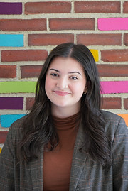 Hannah_Headshot_Web.jpg