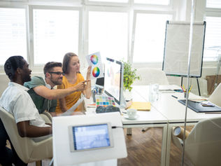 In-House vs. Outsourced Graphic Design: Evaluating the Best Fit for Your Business