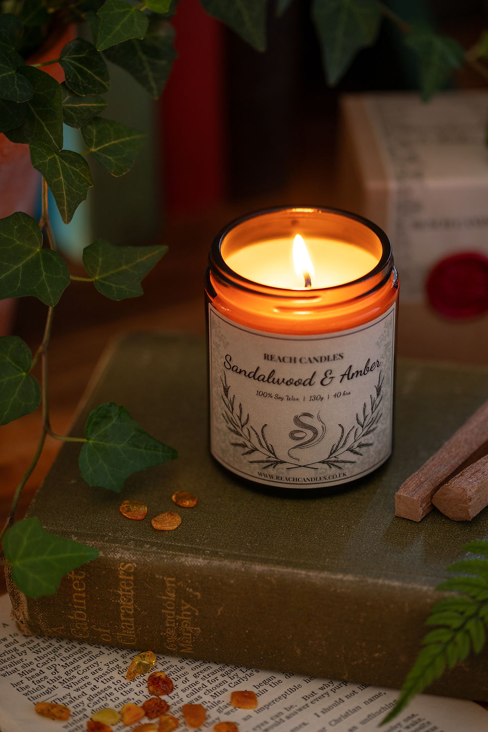 Thumbnail: Sandalwood & Amber